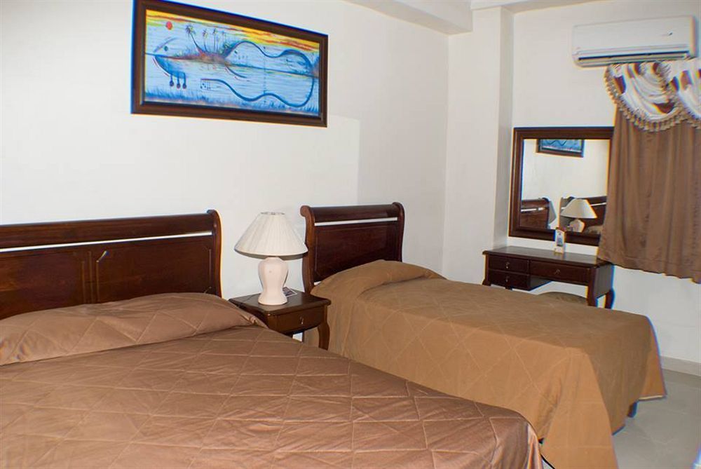 Hotel Luis V Santo Domingo Exterior photo